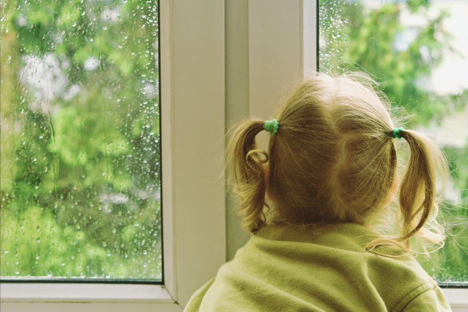もう困らない！暑い日・雨の日のお家遊び10選＋KIKKA積み木で知育時間を